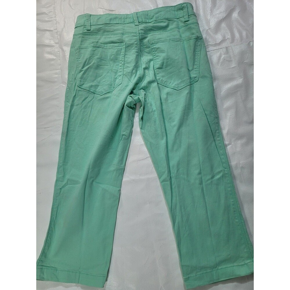 Celebrity Gold Capris – Size 6 – mint Green....#I